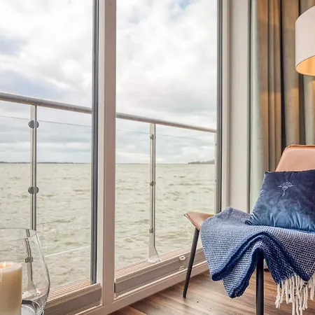 Holiday home Hausboot Grosse Freiheit